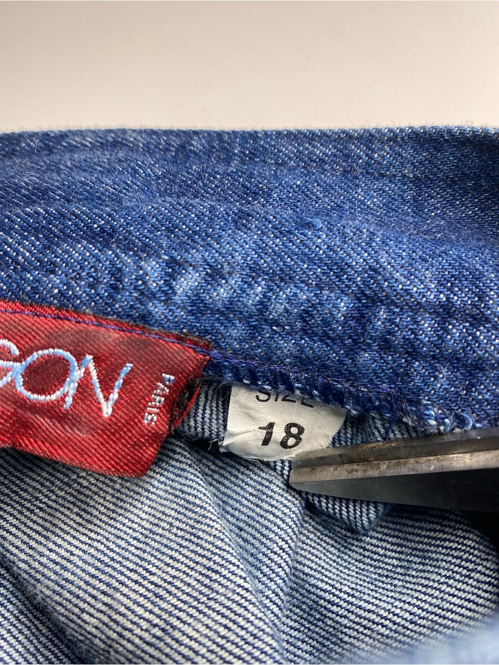 Vintage Sasson Dead-stock Denim MidiSkirt with Pockets Sz 18 (runs small) - Picture 11 of 11
